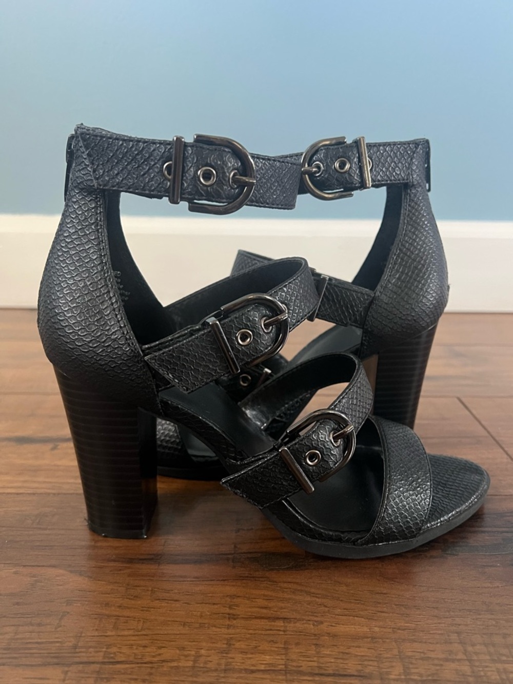 Vera Wang Strap Heel Sandal - Size 6.5
